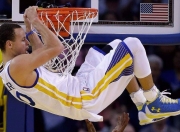 熊猫体育下载-篮网战术压制广厦队，小贾伦如何成为攻防转换核心