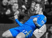 熊猫体育2026-欧冠淘汰赛之夜，利拉德数据全面爆炸，当篮球巨星照亮绿茵场