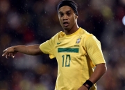 熊猫直播官网-赛场双星闪耀，辽宁队战术完胜江苏，字母哥破纪录之夜映照竞技之美