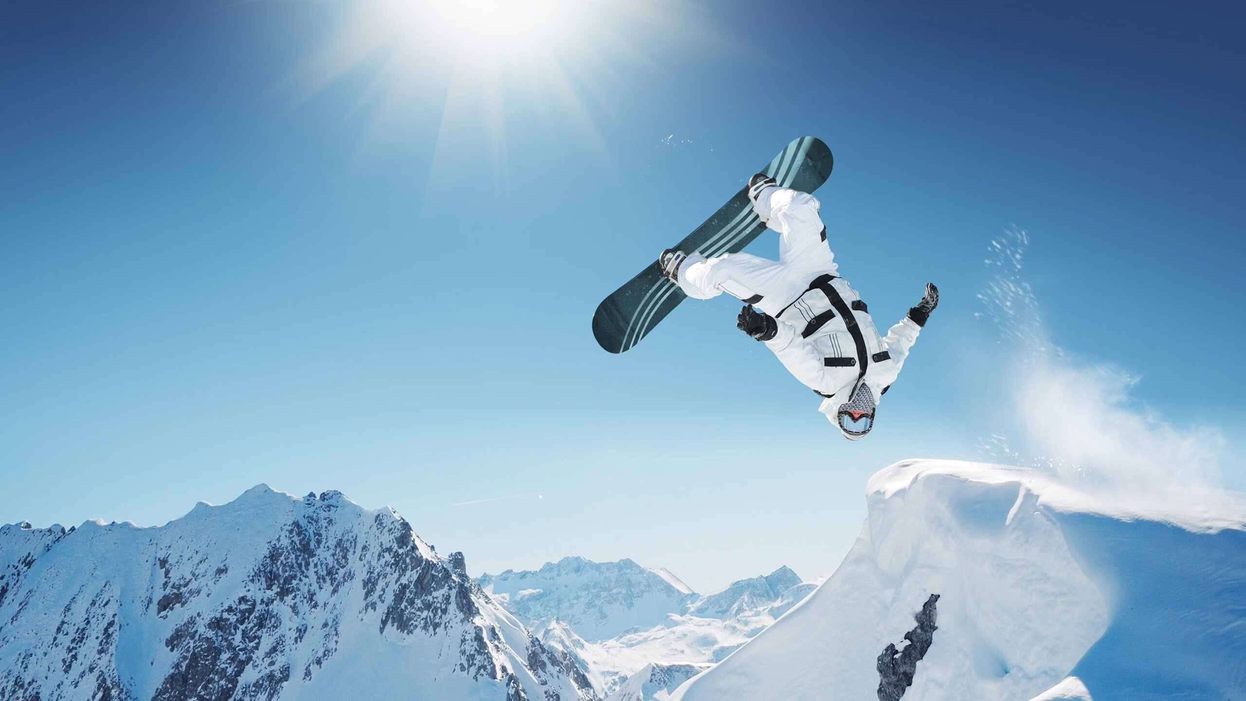 赛道上的红色风暴，阿隆索关键制胜，红牛车队轻取梅赛德斯